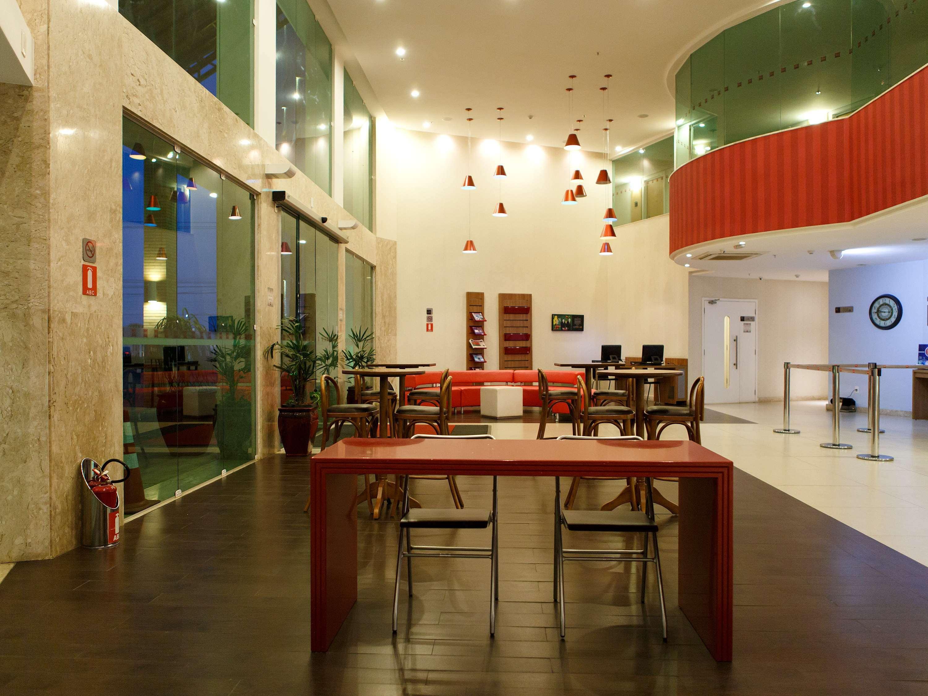Hotel Ibis Vitória da Conquista Exterior foto