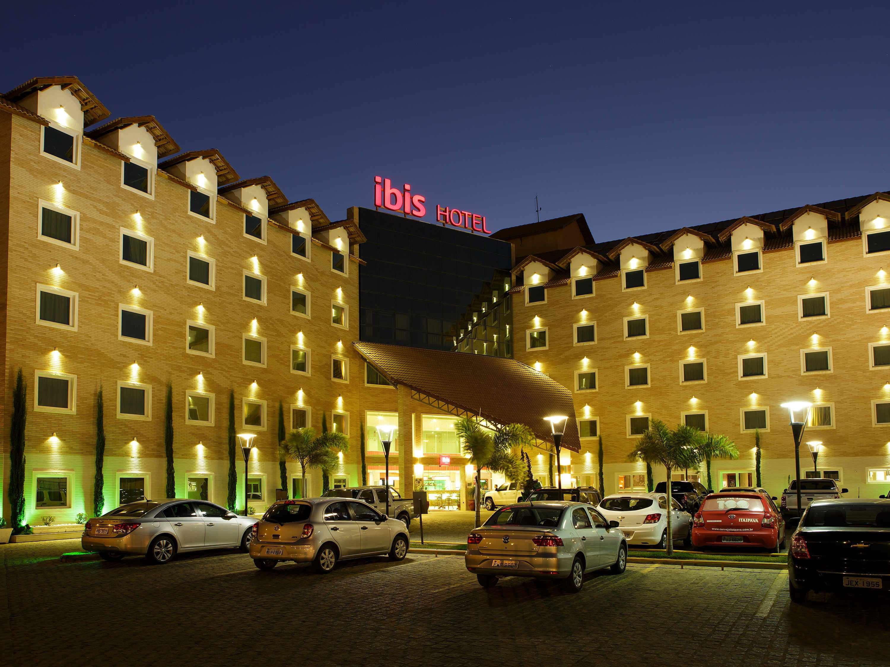 Hotel Ibis Vitória da Conquista Exterior foto